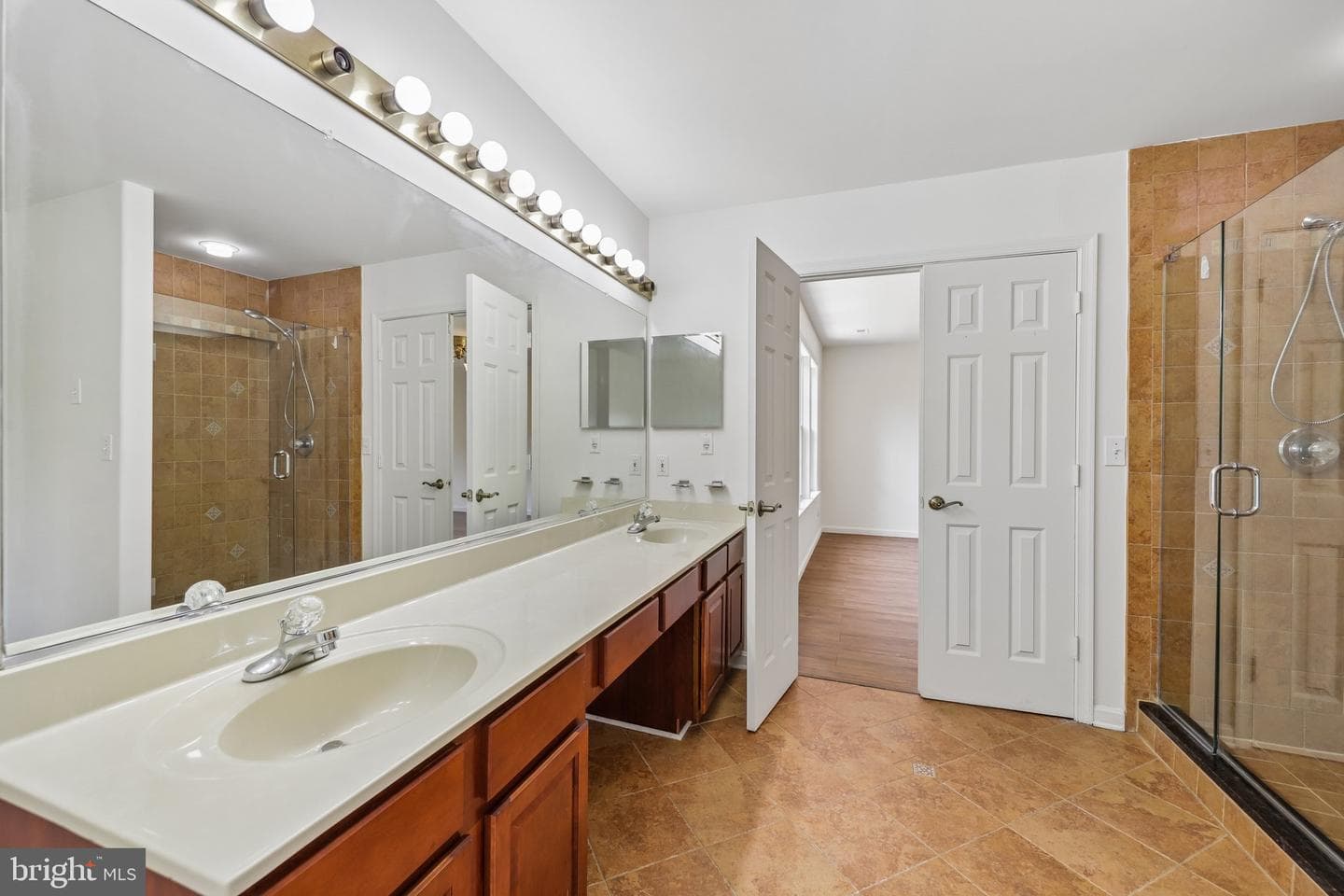 102 Richmond Cove photo 17