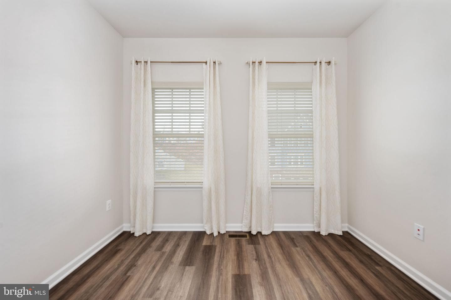 1229 Creek Bank Drive photo 17
