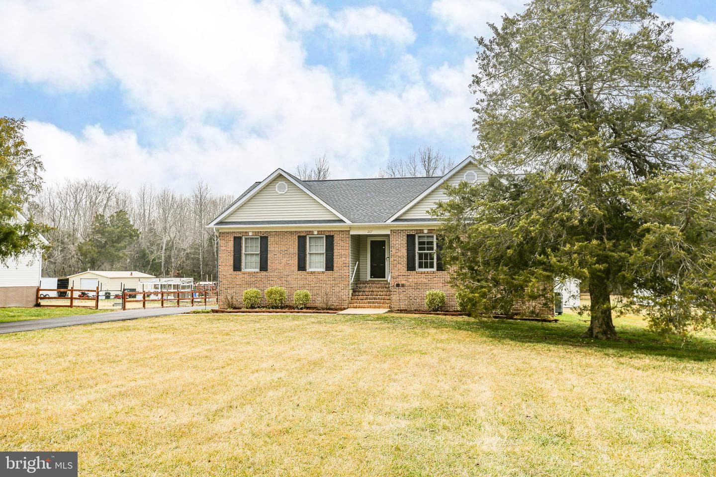 207 Old Landing Court photo 48
