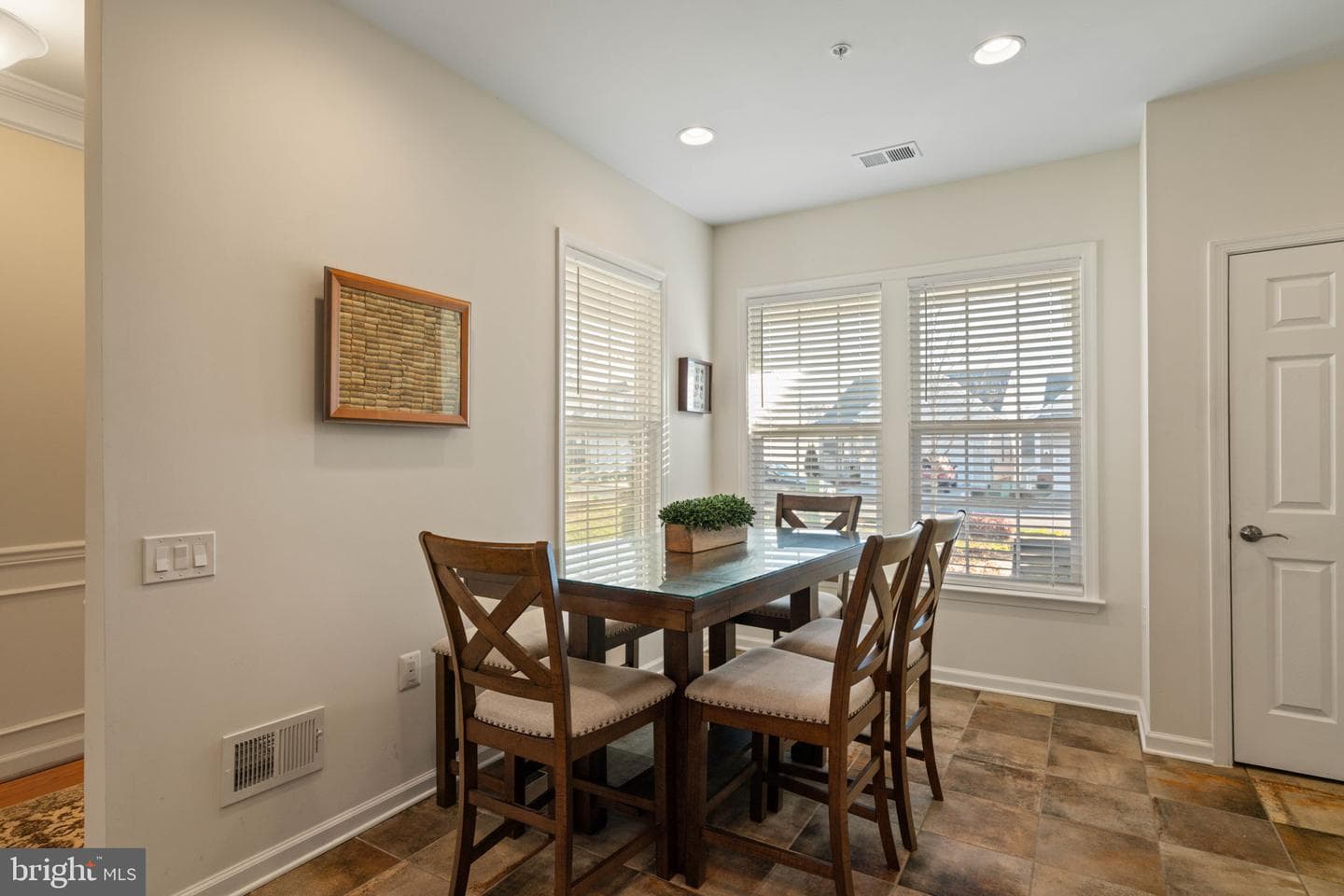 20 Fenwick Drive photo 8