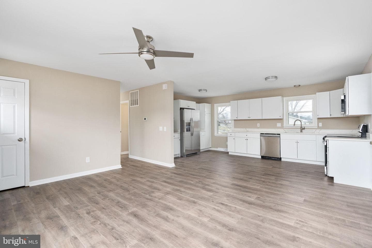 402 Sullivan Drive photo 4