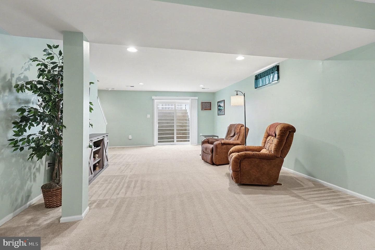 6 Summerfield Lane photo 5