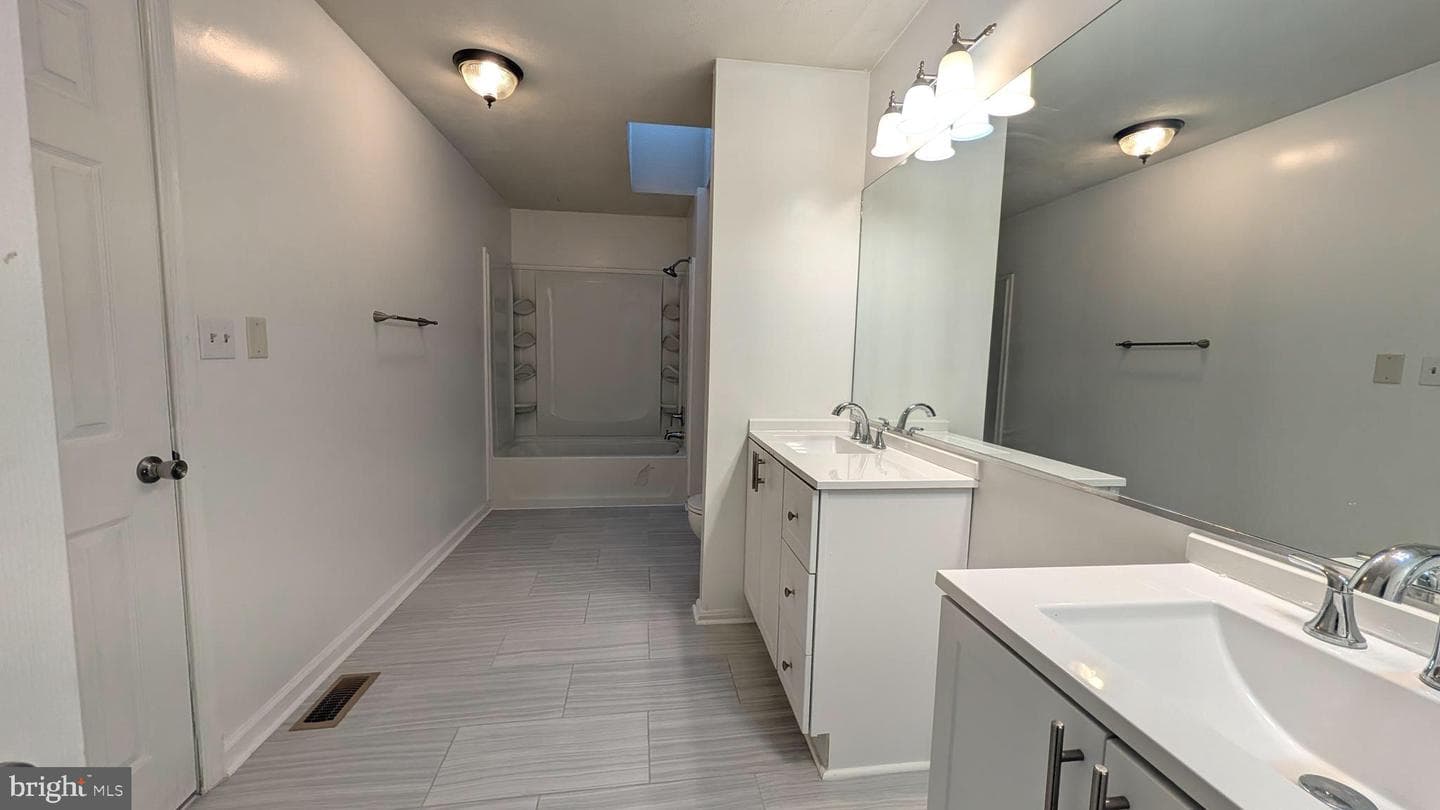 132 Matthew Court photo 10