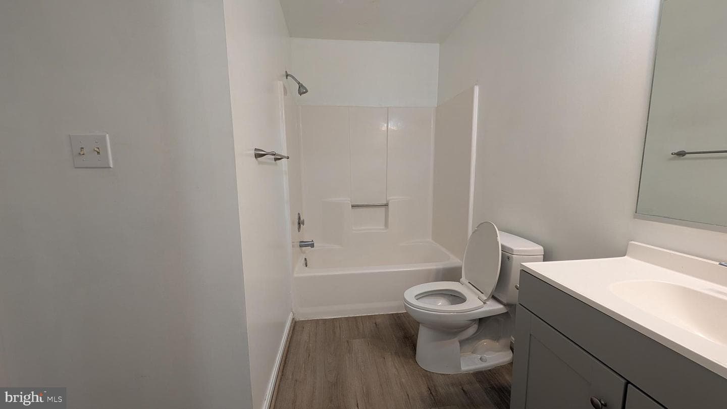132 Matthew Court photo 18