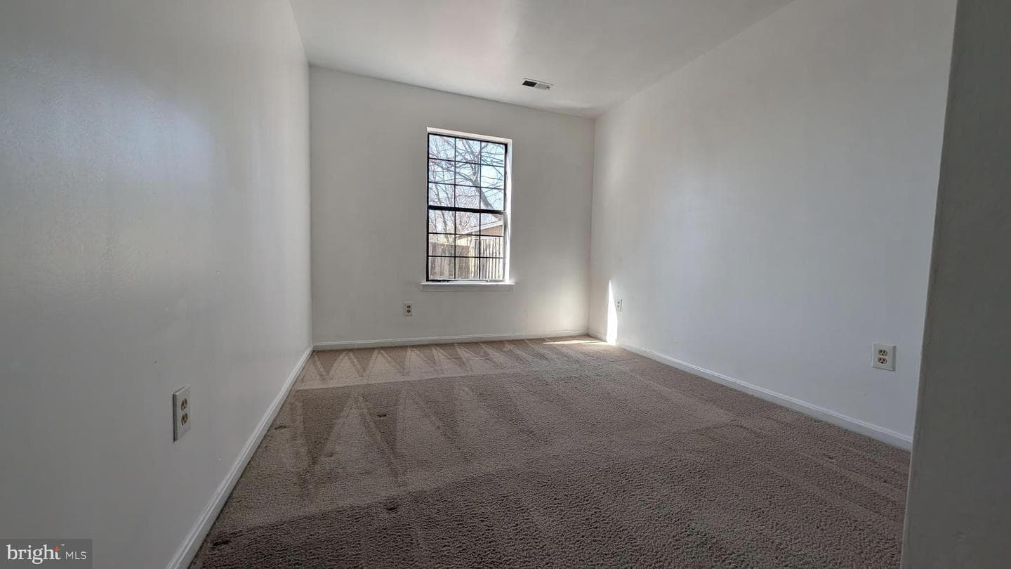 132 Matthew Court photo 23