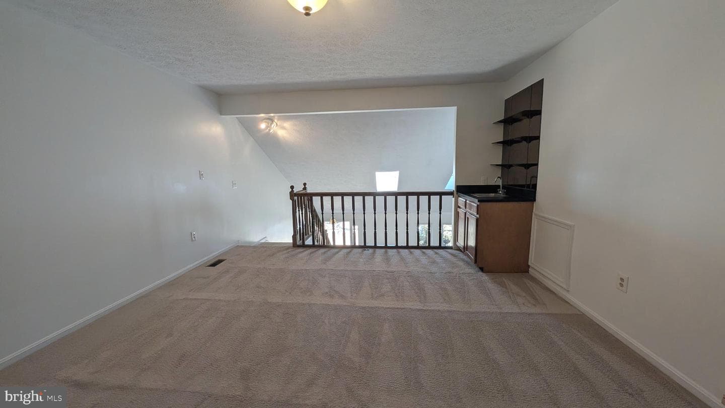 132 Matthew Court photo 7
