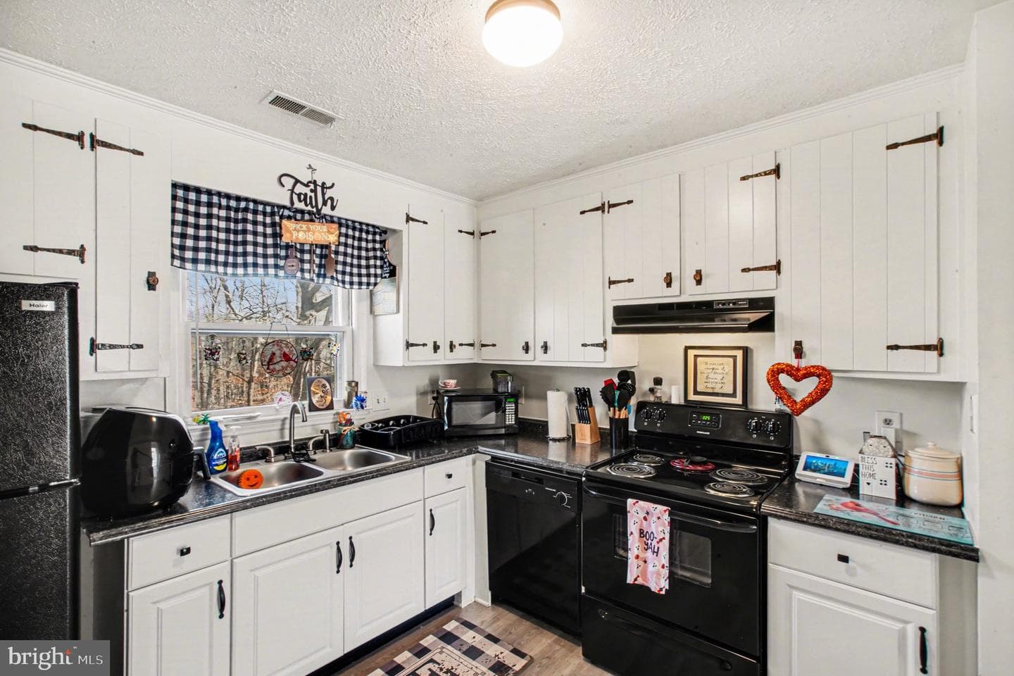 102 Austin Court photo 6