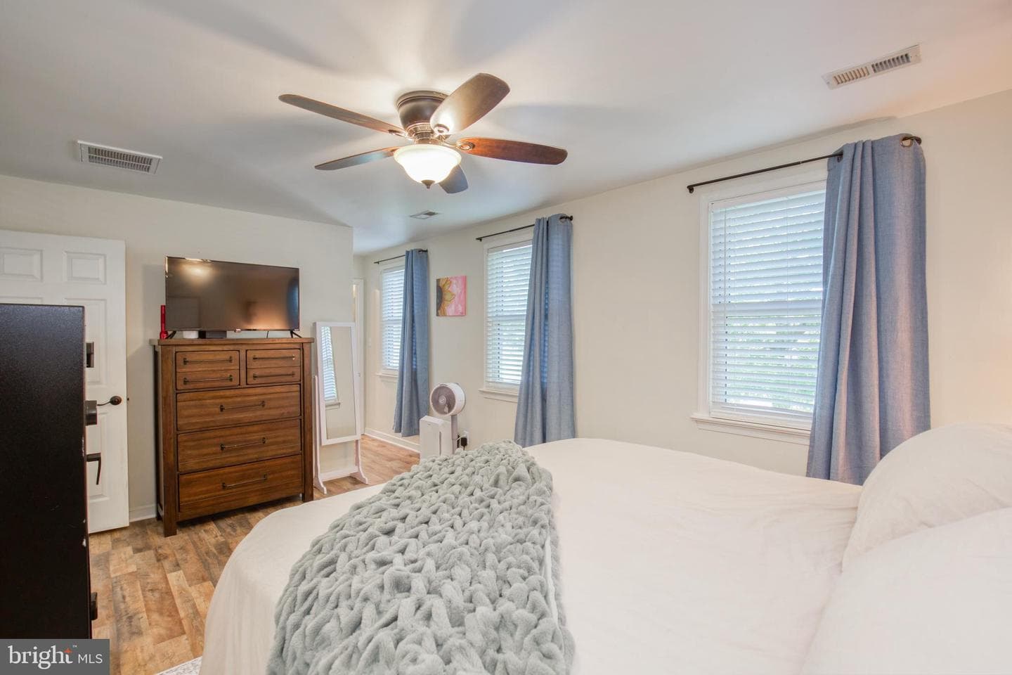 386 Ferry Road photo 22