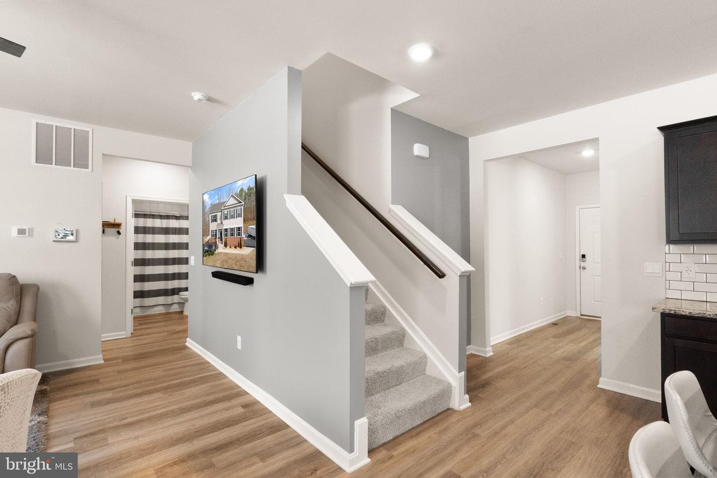 180 Pinewood Road photo 30
