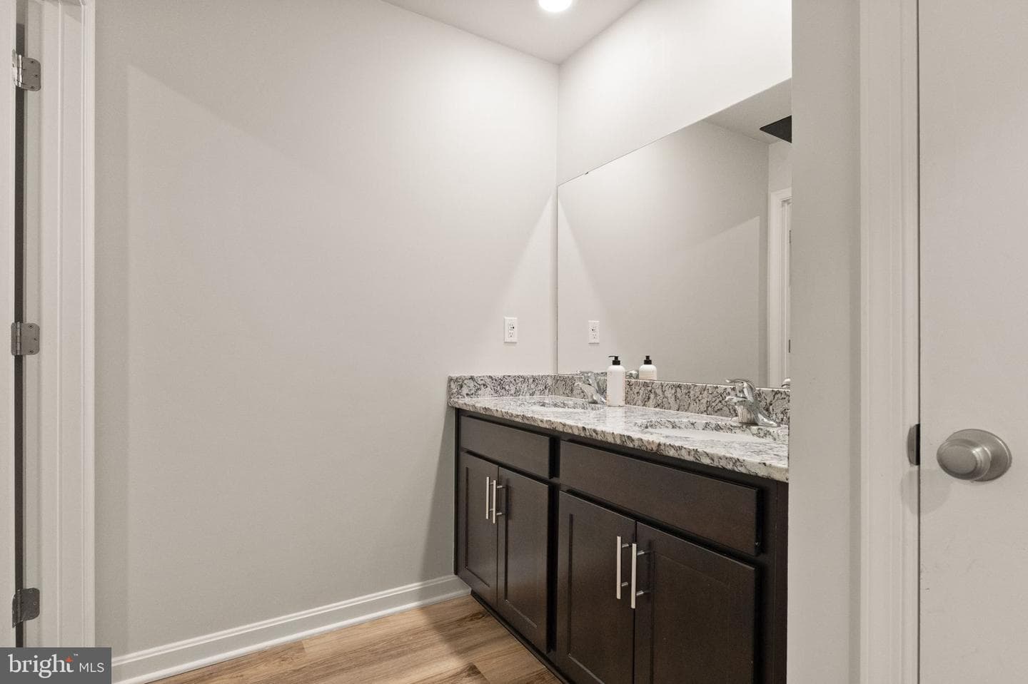 180 Pinewood Road photo 48