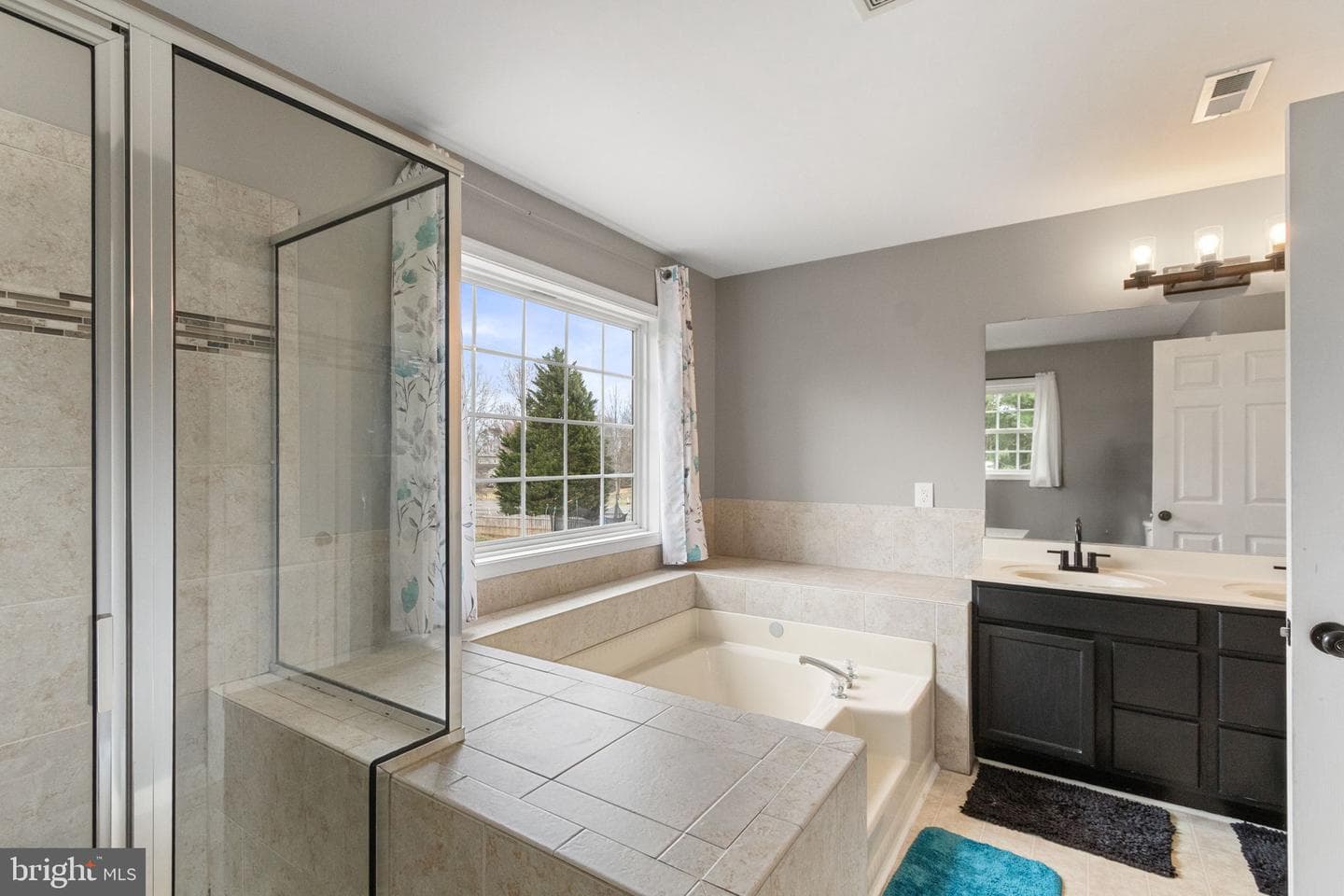 60 Portland Drive photo 24