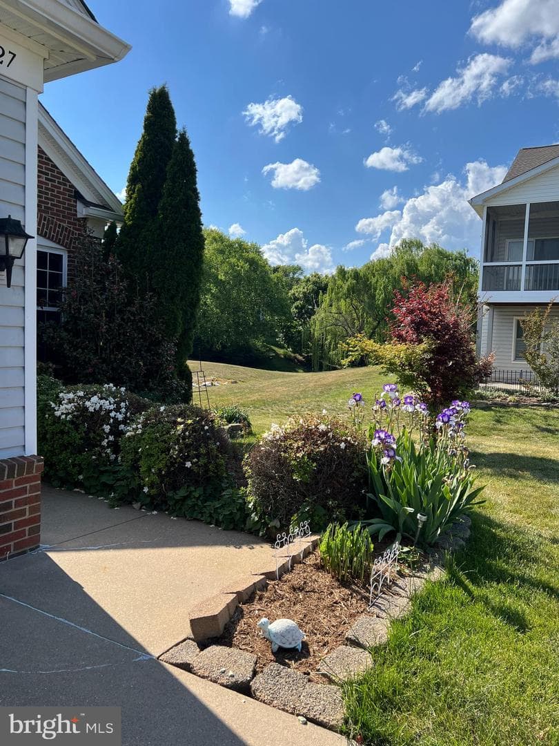 27 Hanover Court photo 3