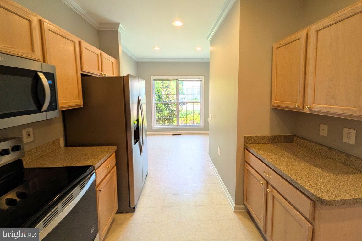 27 Hanover Court photo 38