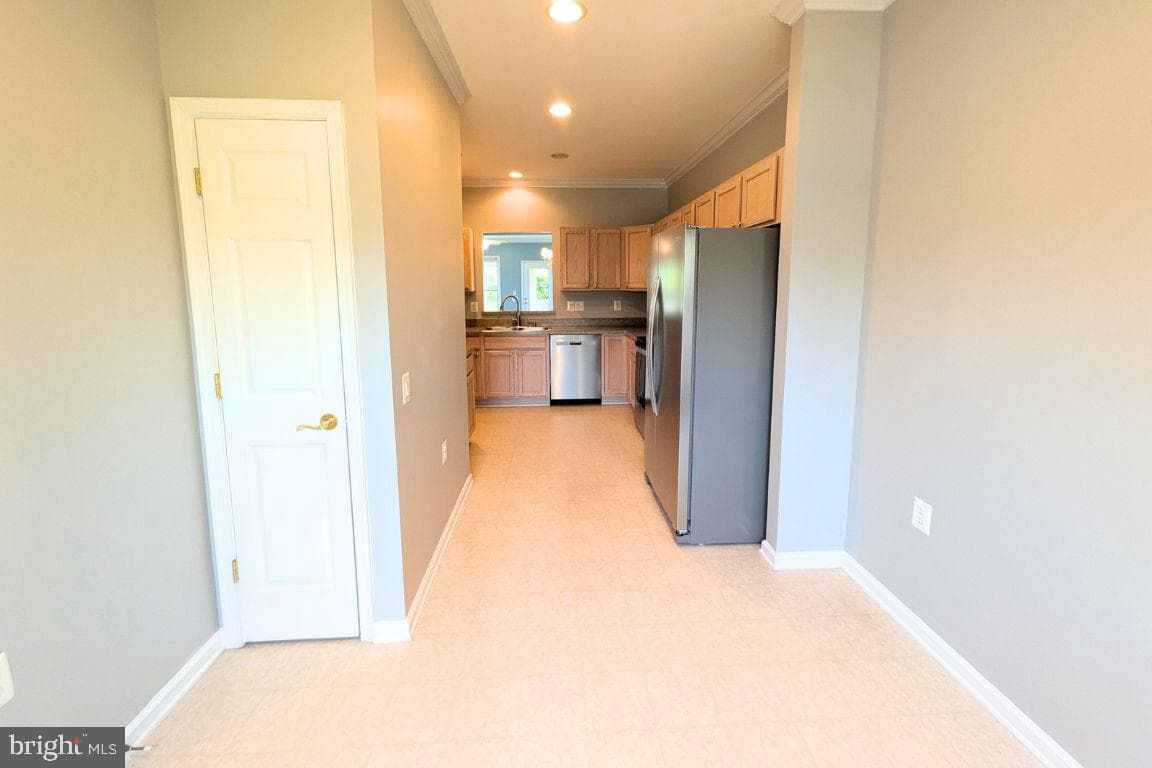 27 Hanover Court photo 39