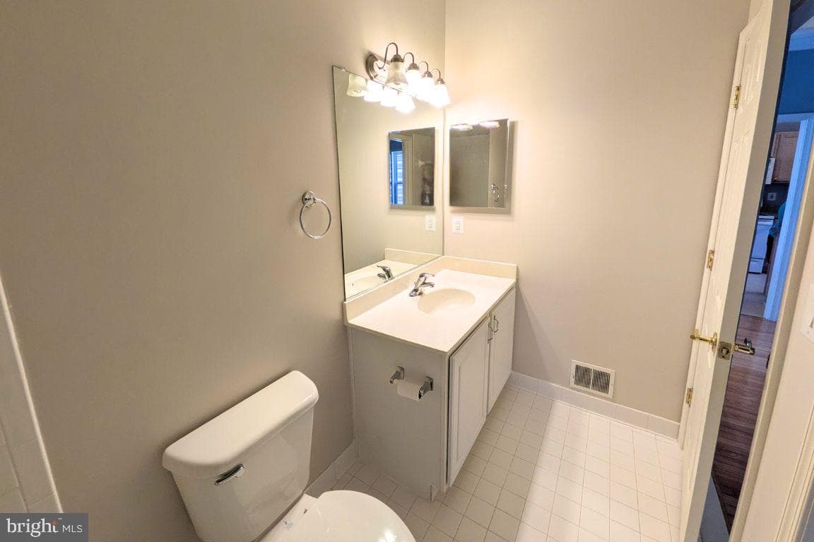 27 Hanover Court photo 41