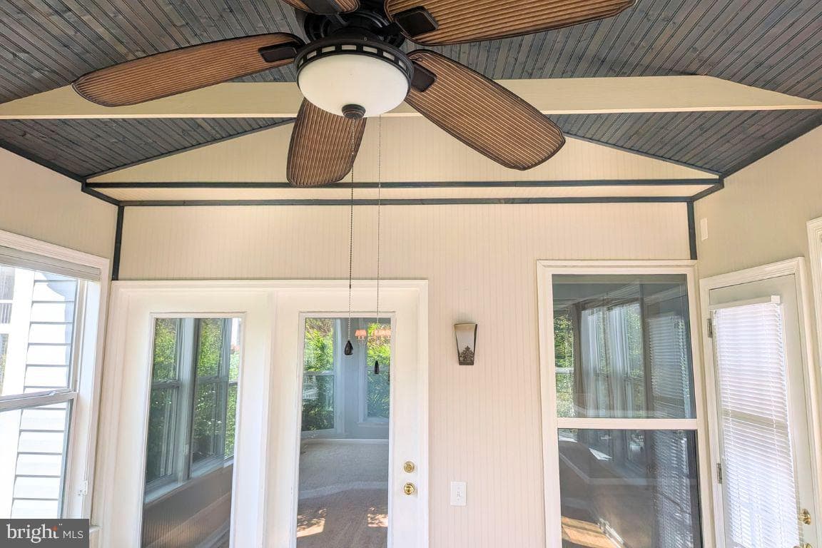 27 Hanover Court photo 55