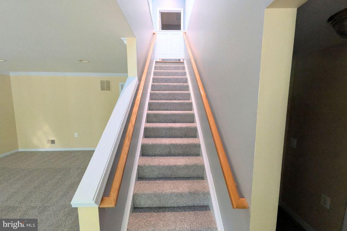 27 Hanover Court photo 56