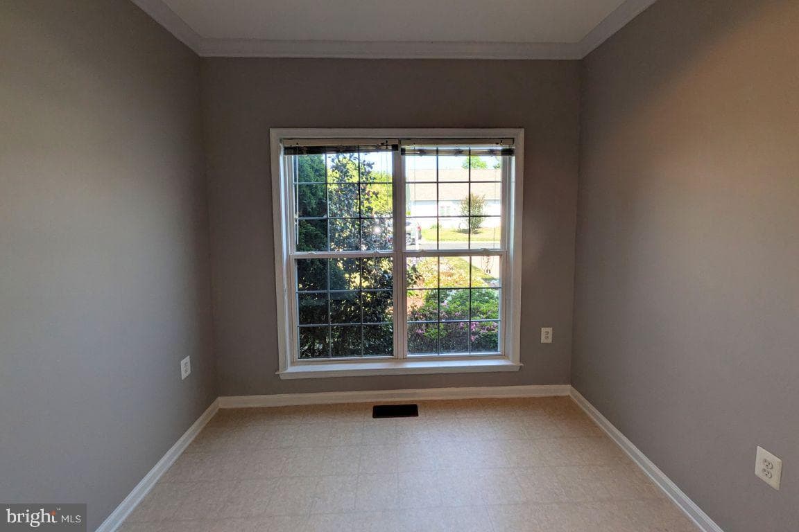 27 Hanover Court photo 57