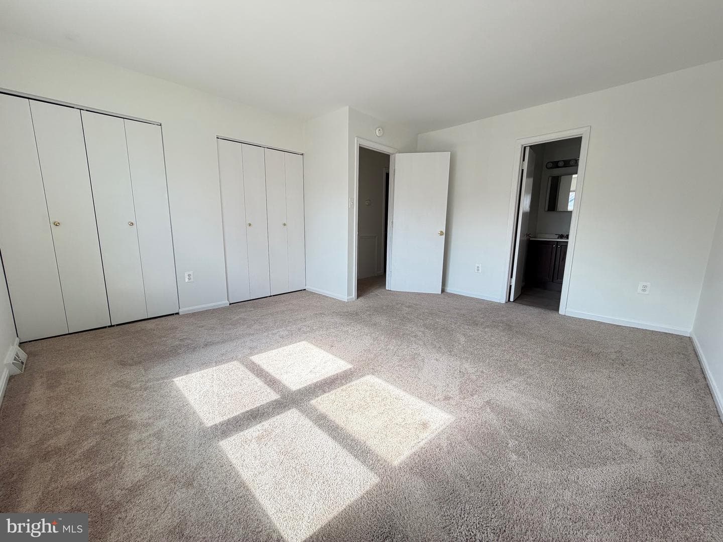 1241 Thomas Jefferson Place photo 16