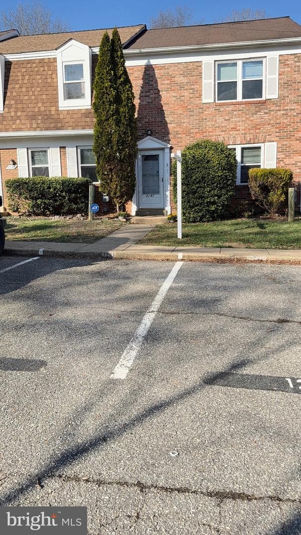 1241 Thomas Jefferson Place photo 2