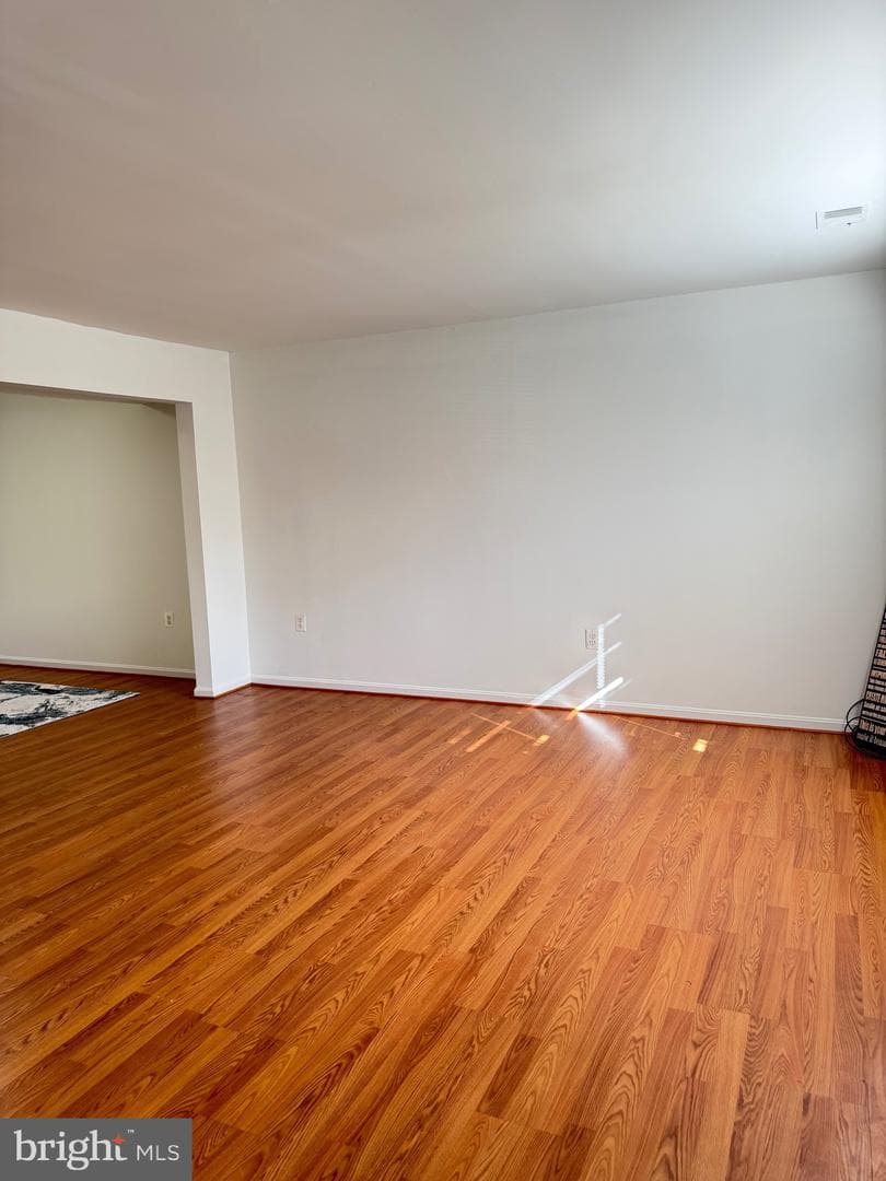 1241 Thomas Jefferson Place photo 3