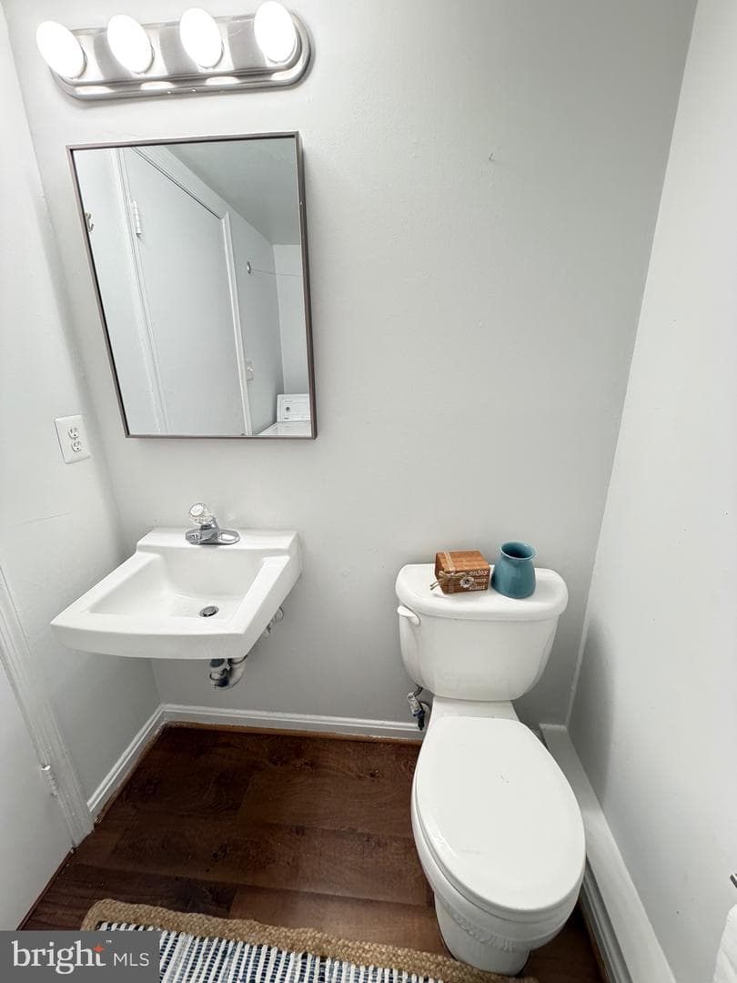 1241 Thomas Jefferson Place photo 9