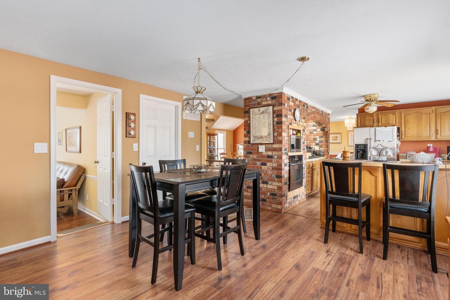 2018 Victoria Drive photo 10