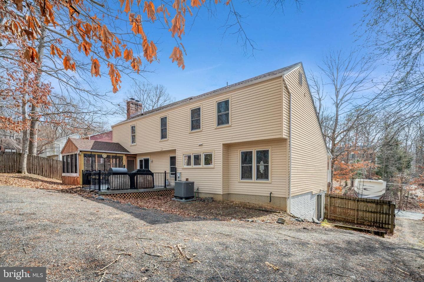 2018 Victoria Drive photo 38
