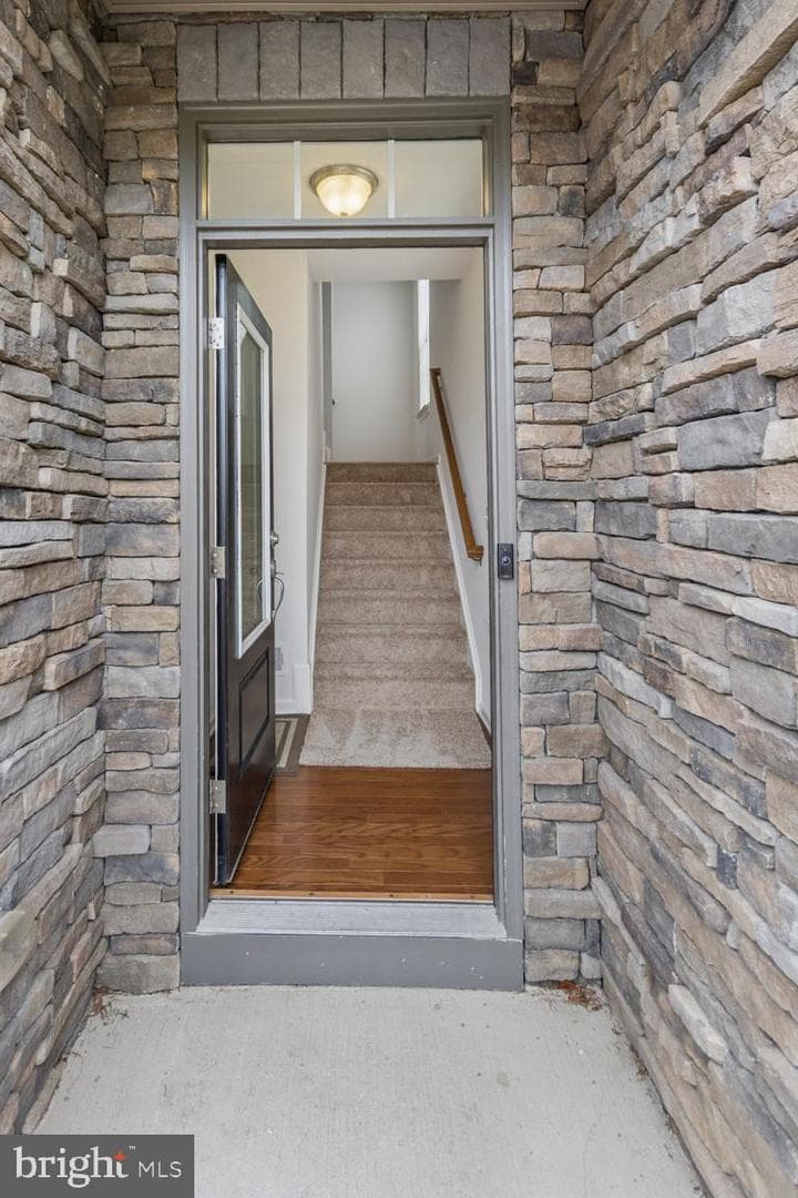 25 Flint Court photo 4