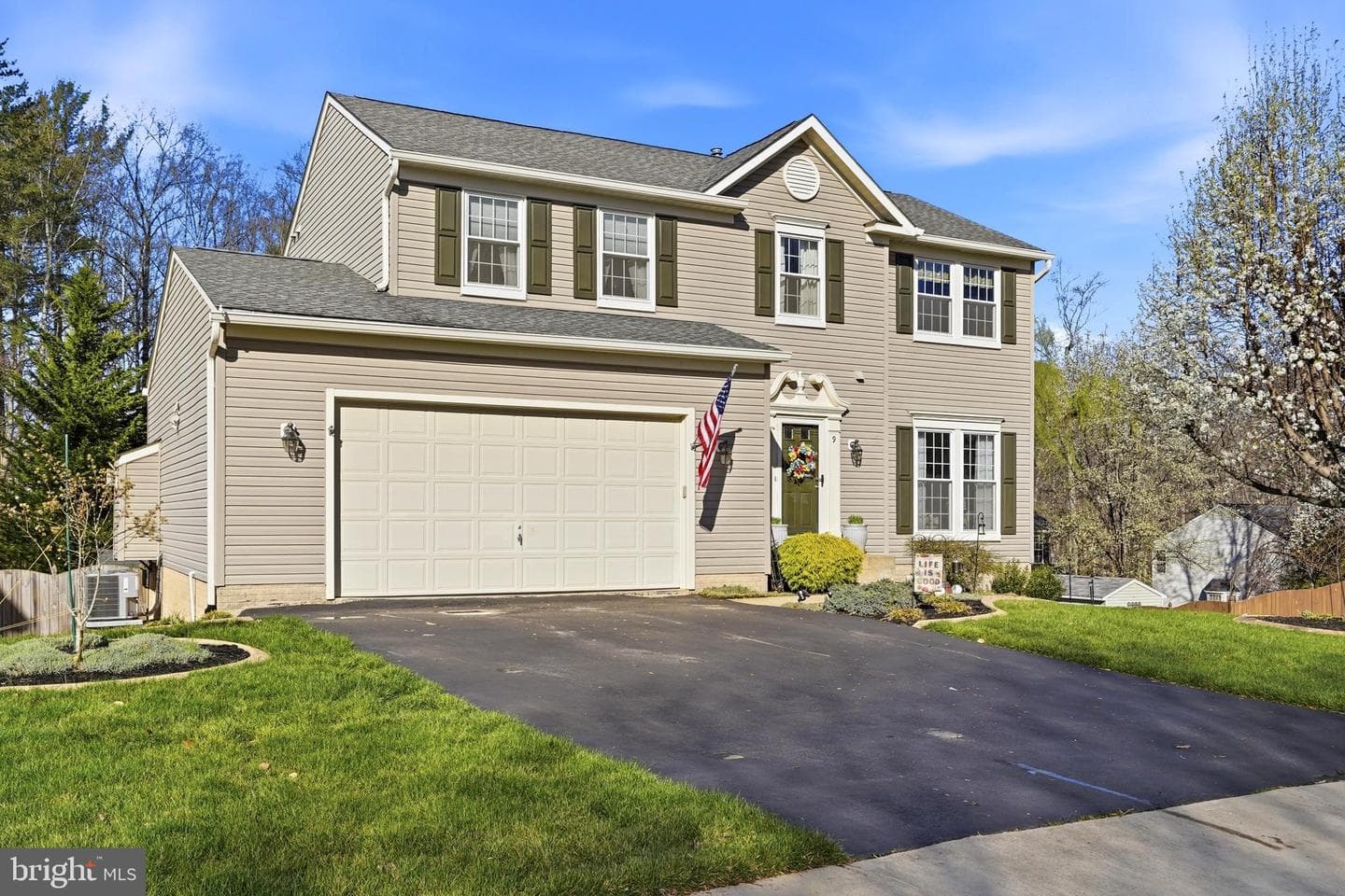 9 Silverthorn Court photo 3