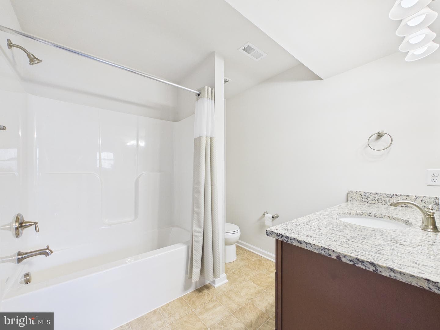 8 Howard Circle photo 23