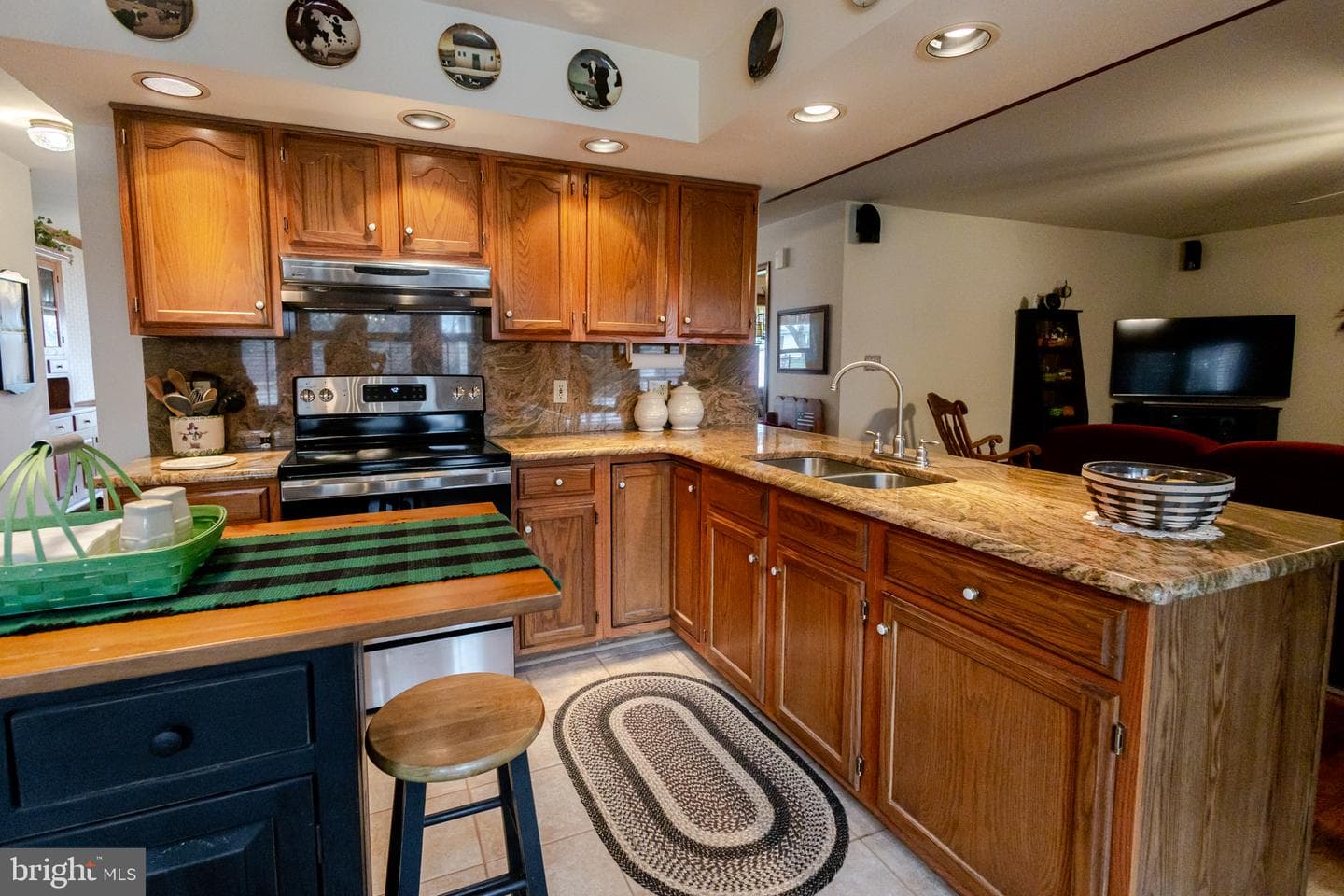 2230 Karen Terrace photo 29