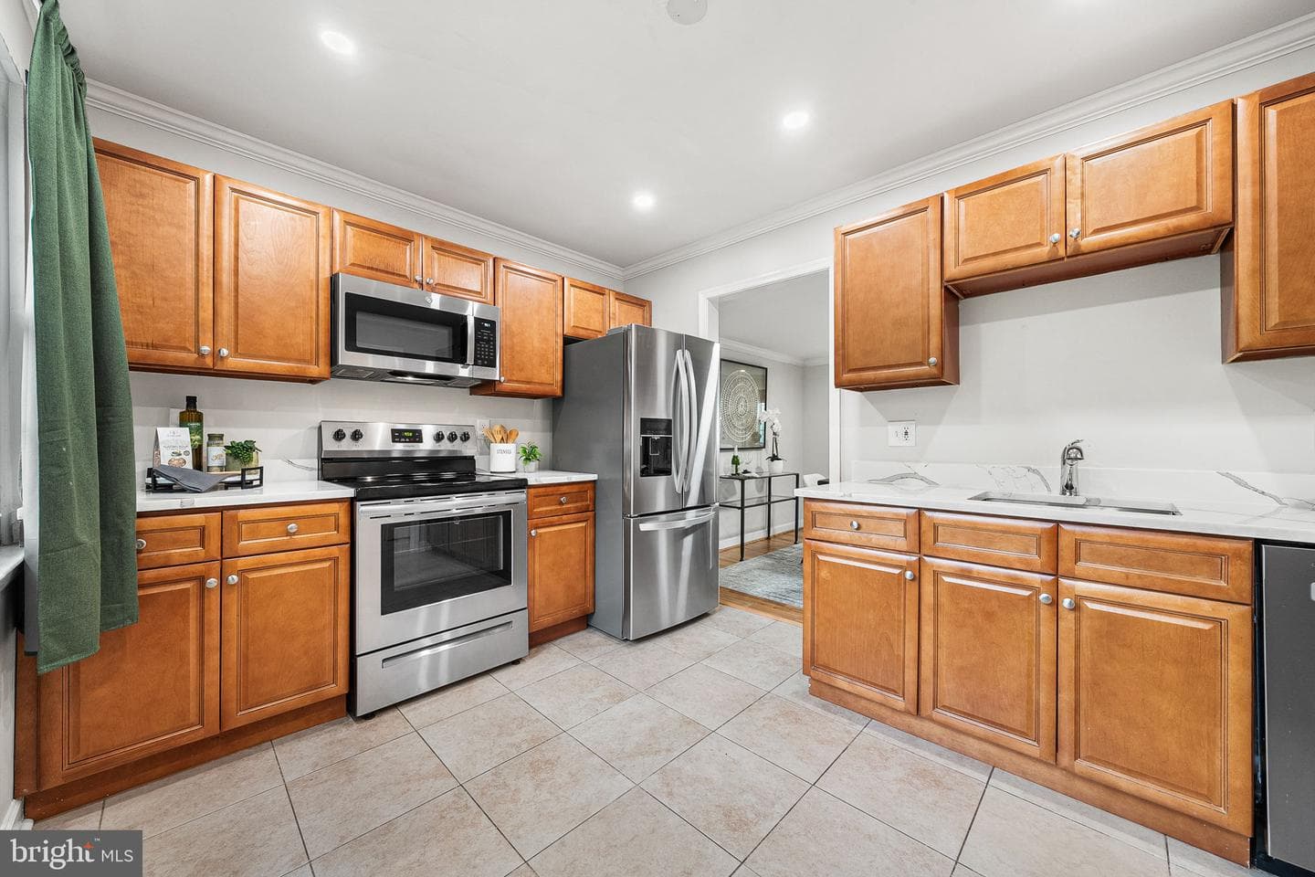 1127 James Madison Circle photo 4