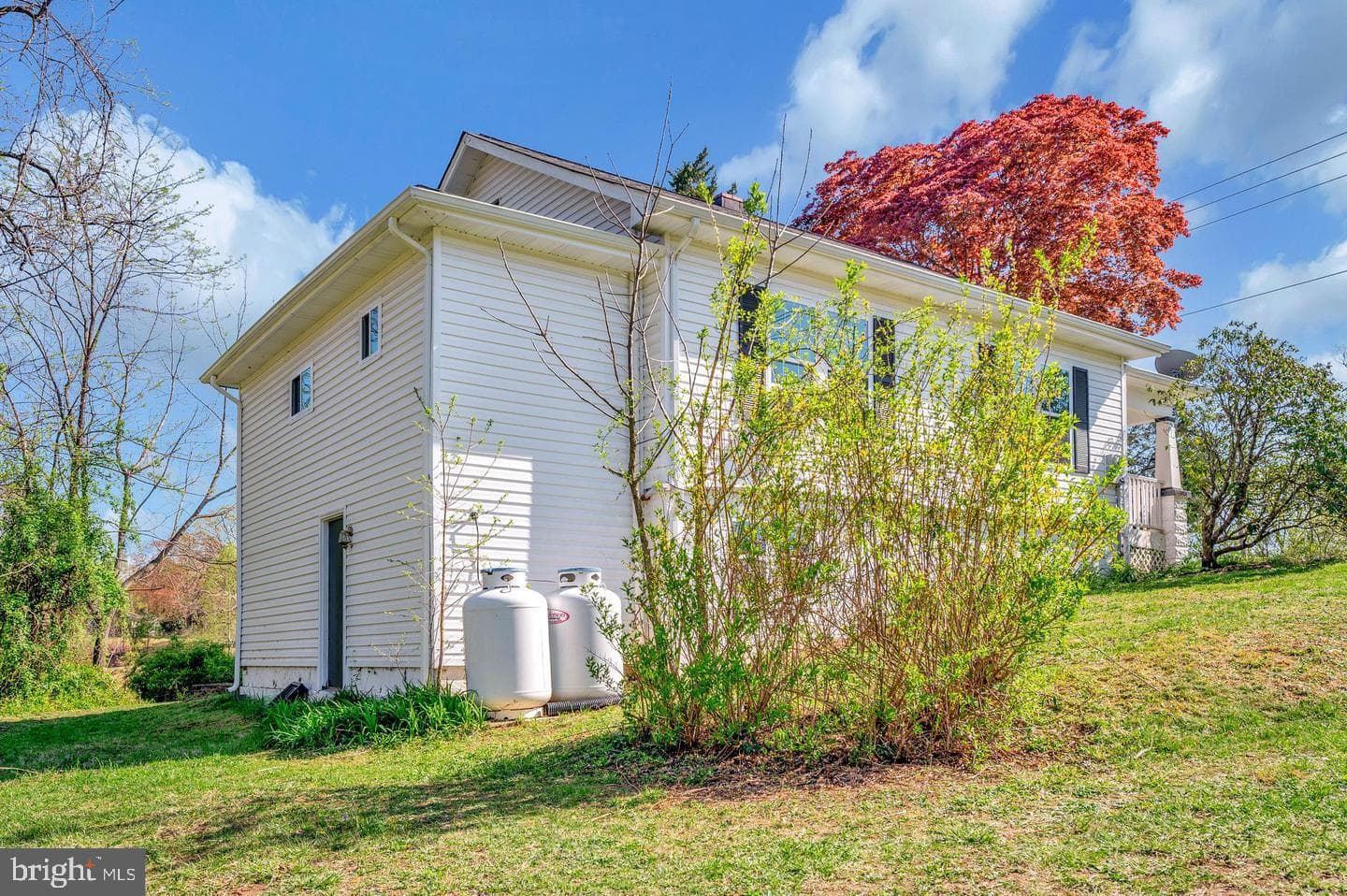 1588 Mountain View Road photo 3