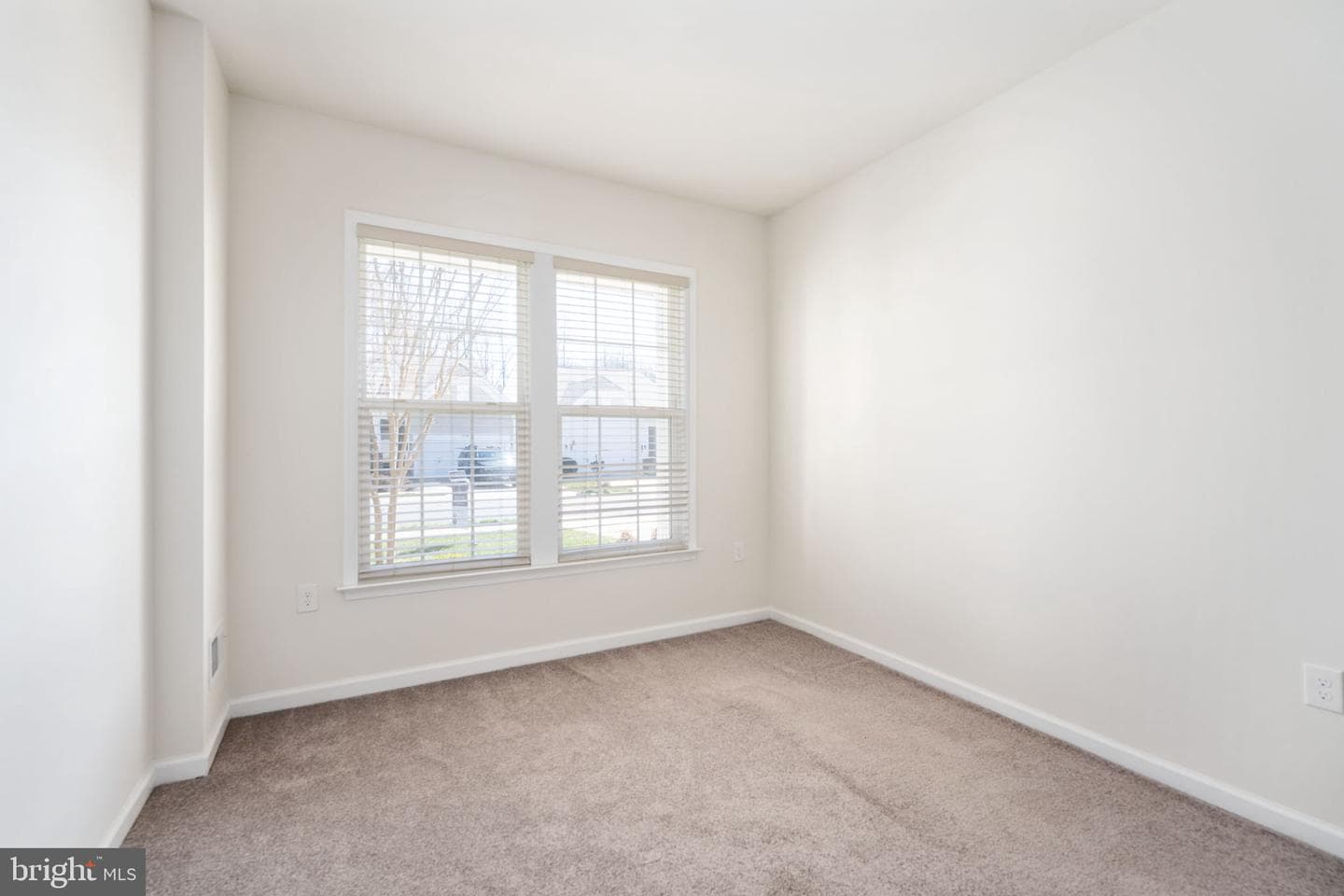 196 Denison Street photo 14