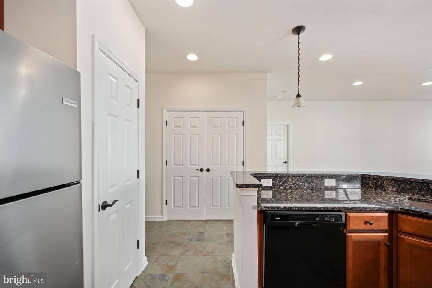 196 Denison Street photo 22