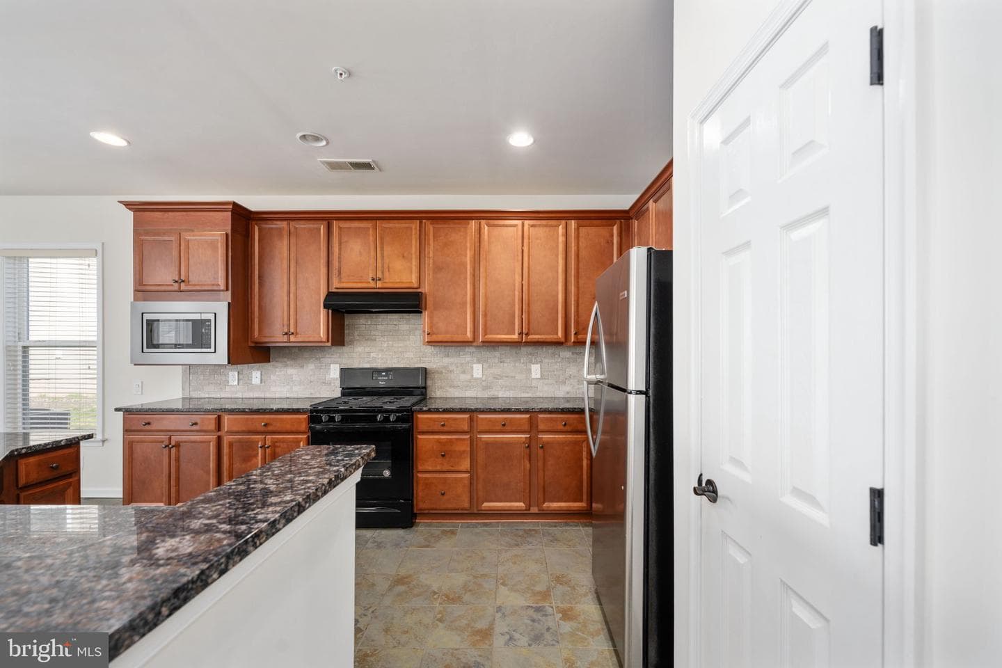 196 Denison Street photo 25