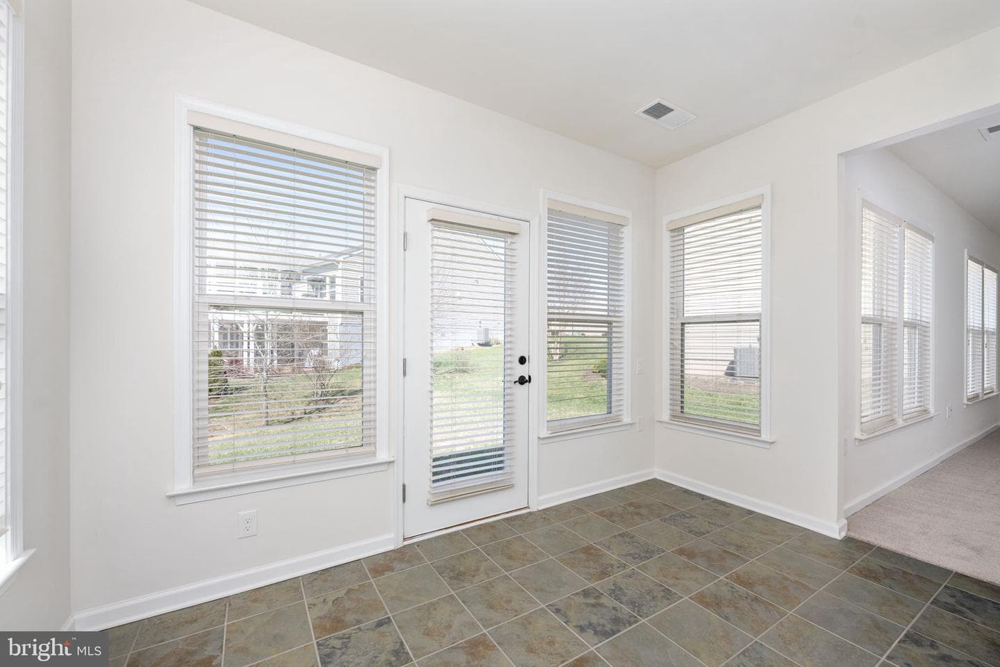 196 Denison Street photo 30