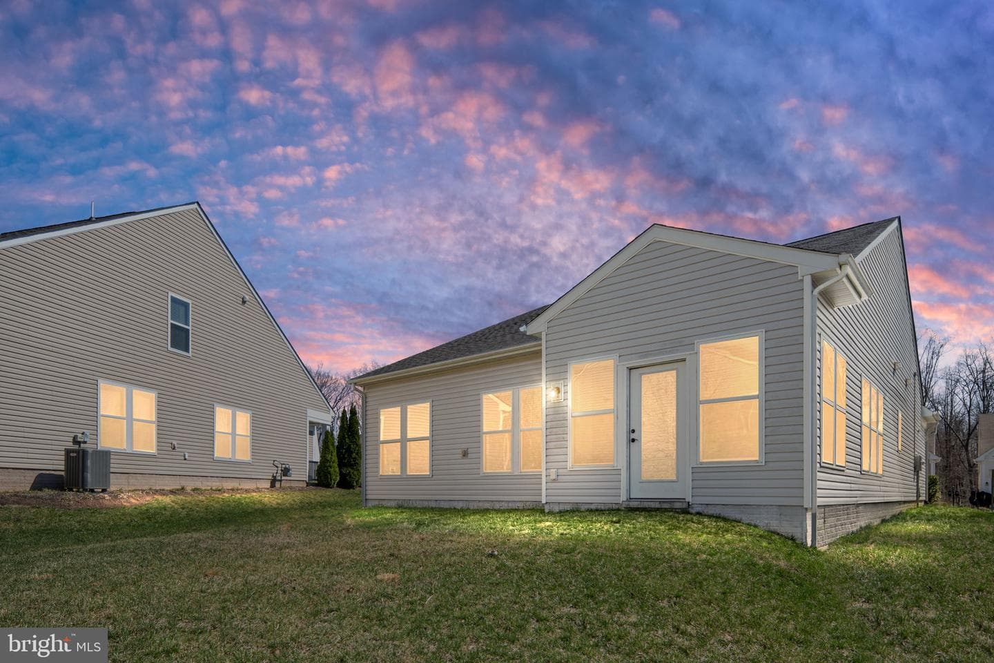 196 Denison Street photo 44