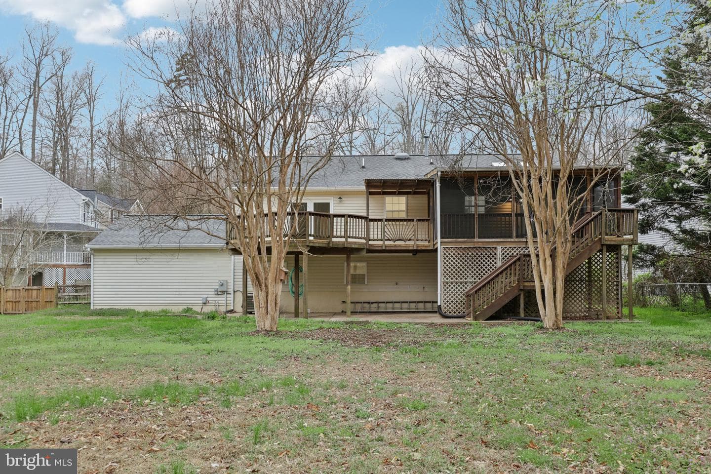 13 Howard Circle photo 40