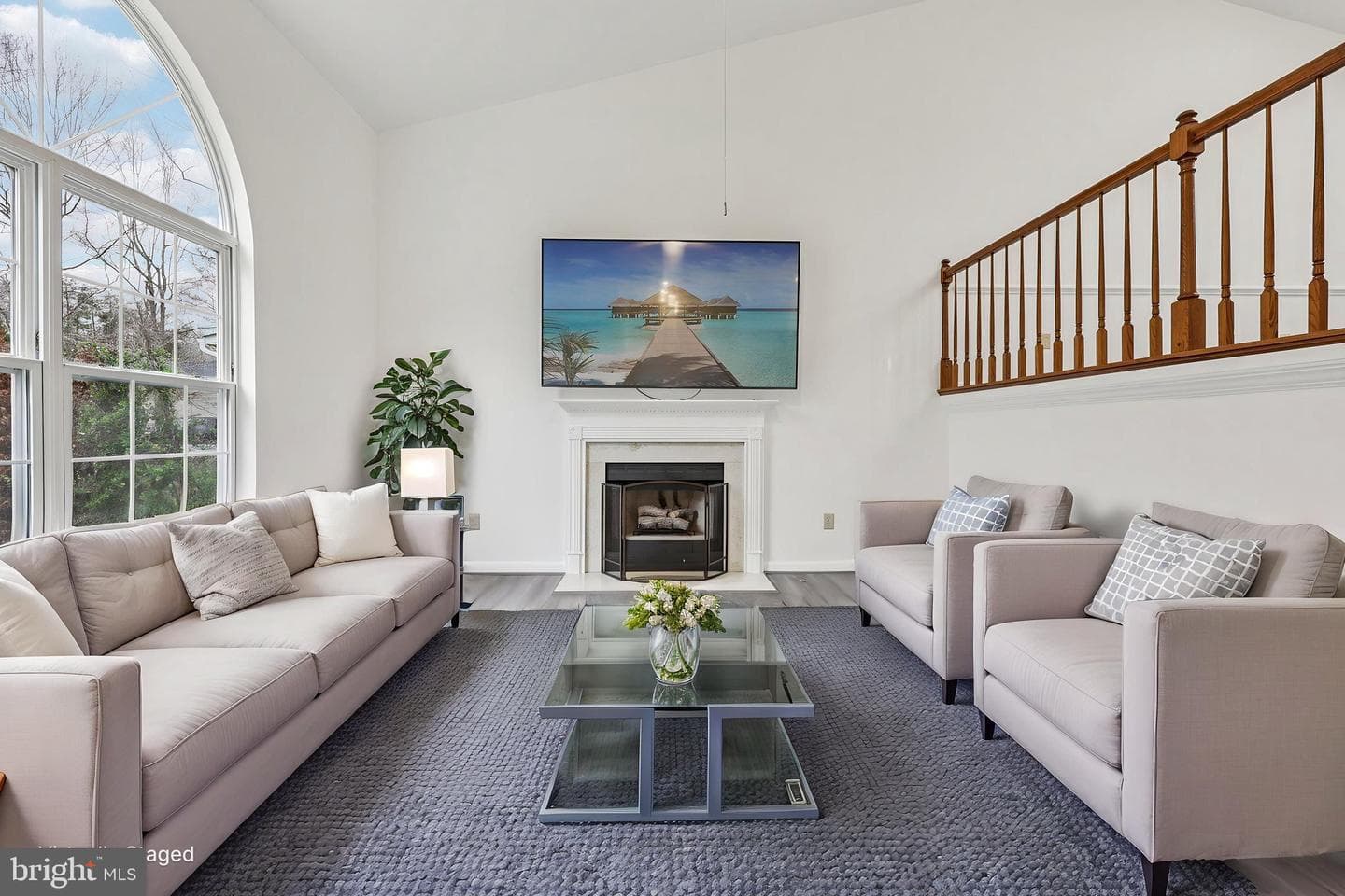 13 Howard Circle photo 6