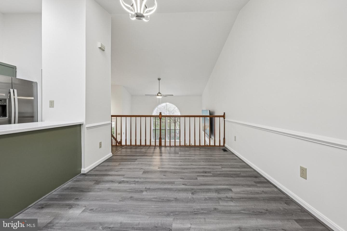 13 Howard Circle photo 8