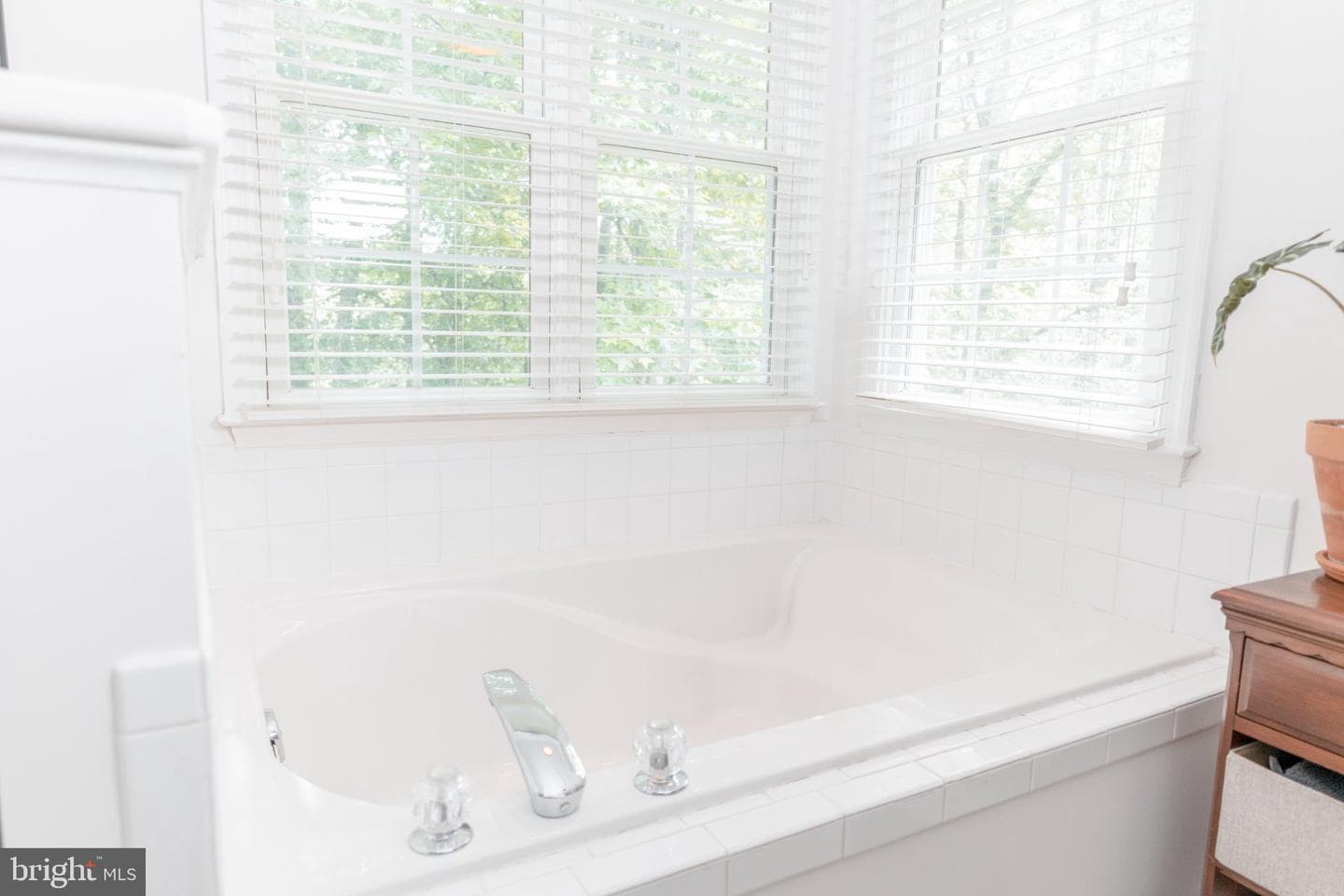 73 Village Grove Road photo 22