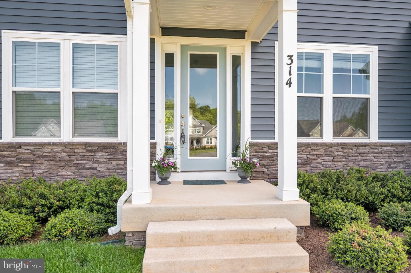 314 Liberty Hall Drive photo 2