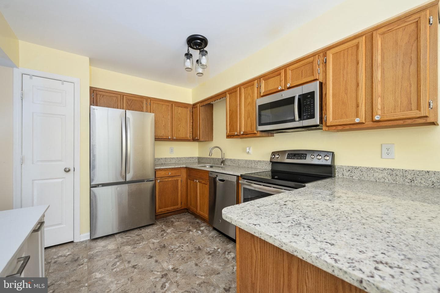 207 Knollwood Court photo 13