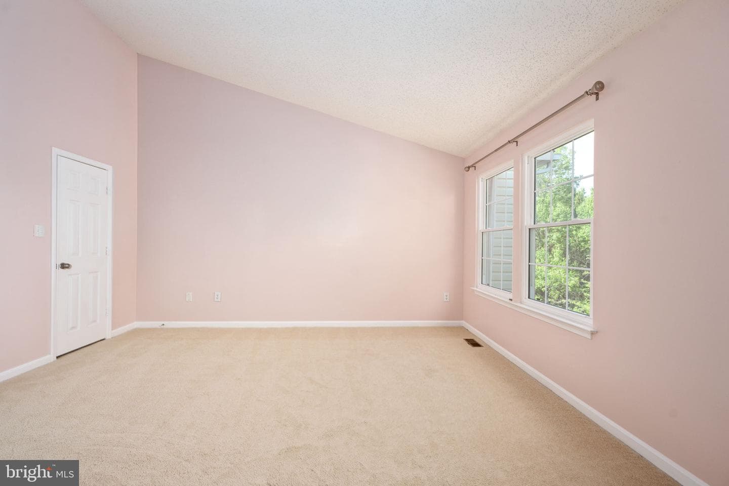 207 Knollwood Court photo 46