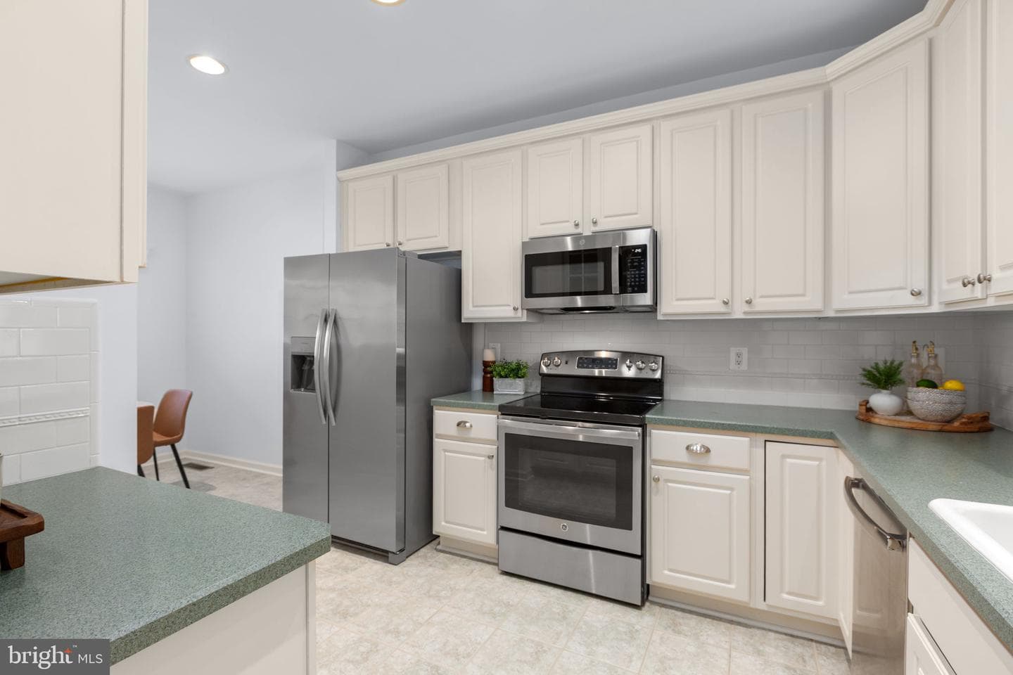 204 Bridgewater Circle photo 12