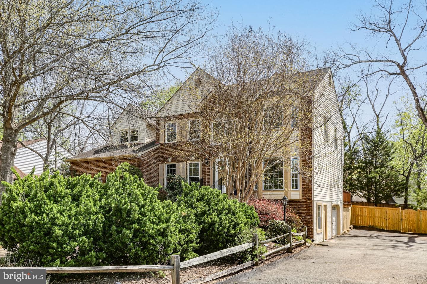 1111 Richmond Drive photo 4