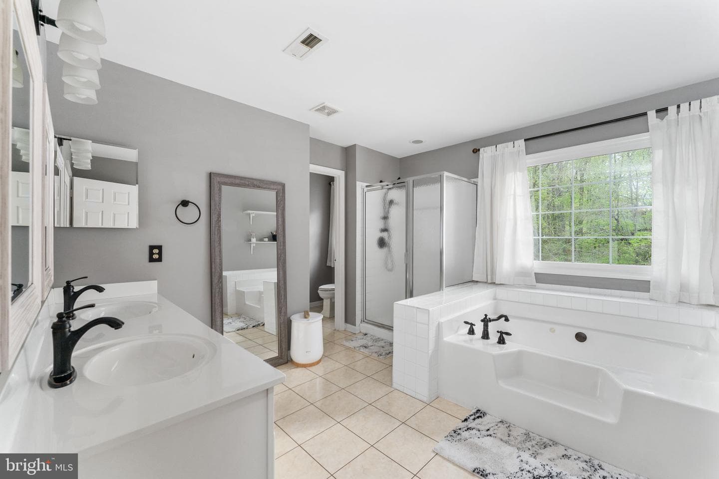 23 Evanshire Drive photo 82