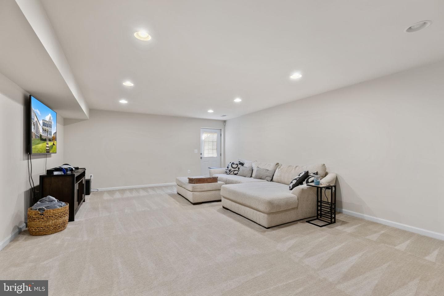 220 Almond Drive photo 28